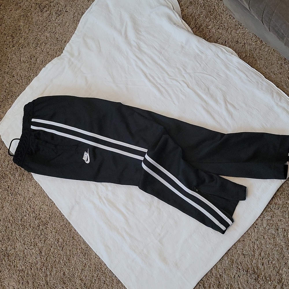 Nike women's jogger pants